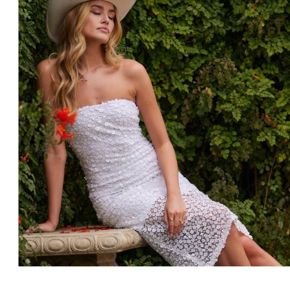 NWT 12th Tribe White Floral Sequin Strapless Dress Size Large Special Occasion